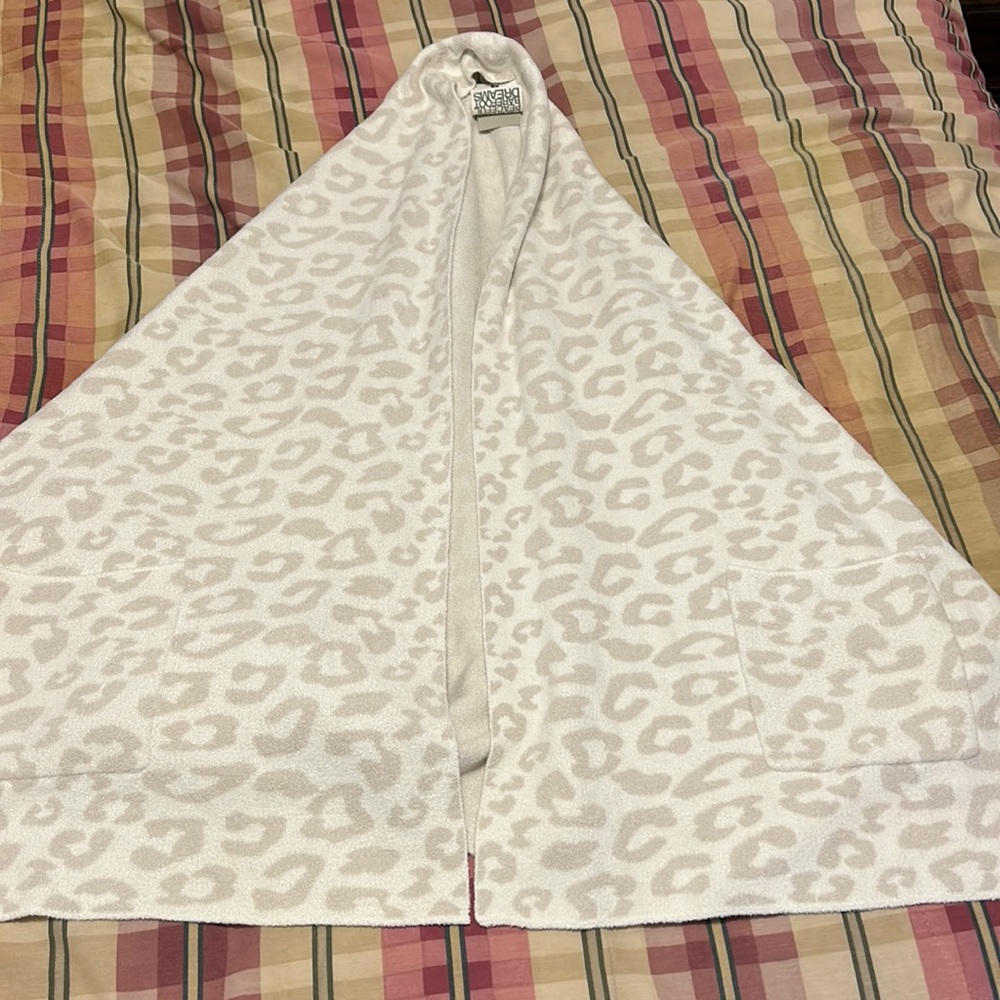 Barefoot dreams cozy chic ultra lite blanket wrap NWT